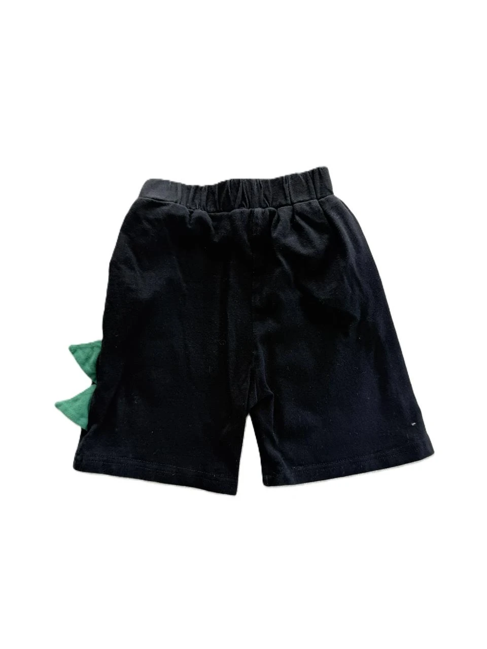 Short noir et vert taille 24 mois